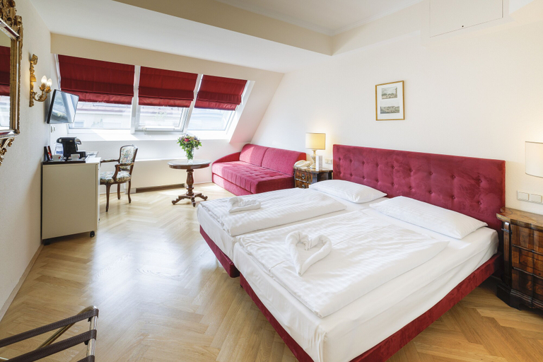 Bedroom 2, Hotel Royal, Wien