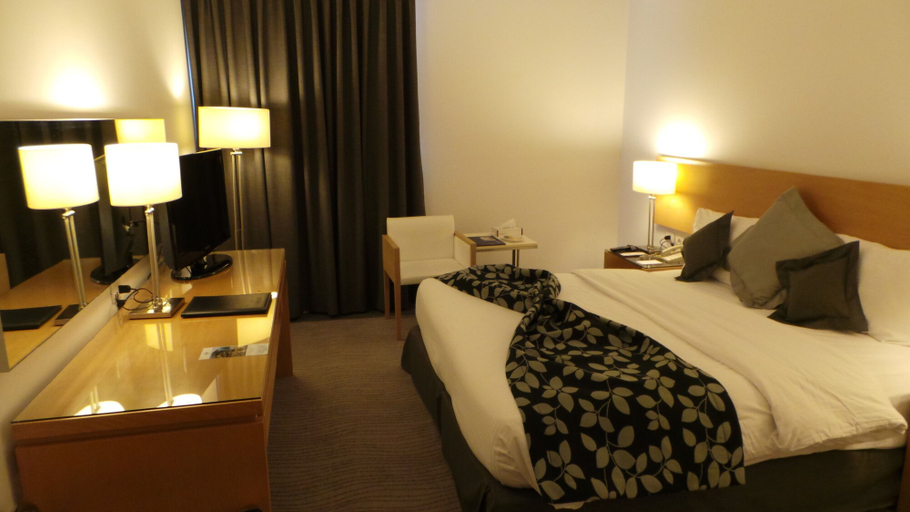 Bedroom 3, Amman Airport Hotel, Jizeh
