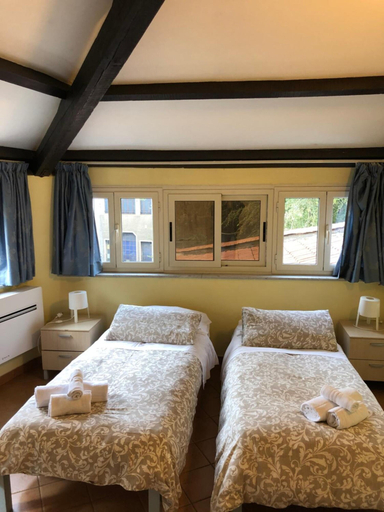 Bedroom 4, Domus Santa Caterina, Roma