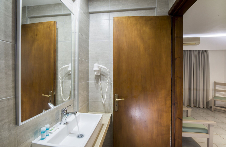 Bathroom 5, Horizon Beach Hotel, Crete
