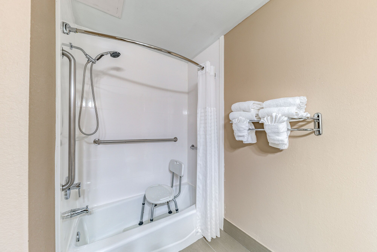 Bathroom 4, Quality Inn West Plano - Dallas, Collin