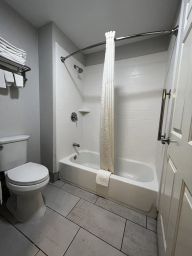 Bathroom 5, Comfort Inn & Suites New Lisbon, Juneau