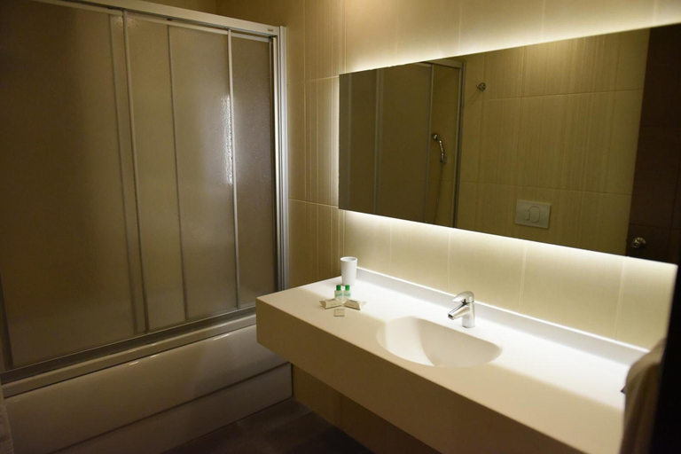 Bathroom 5, Baliktasi City Hotel, Merkez