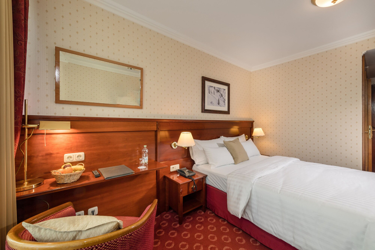 Bedroom 3, Hotel Salzburger Hof, Sankt Johann im Pongau