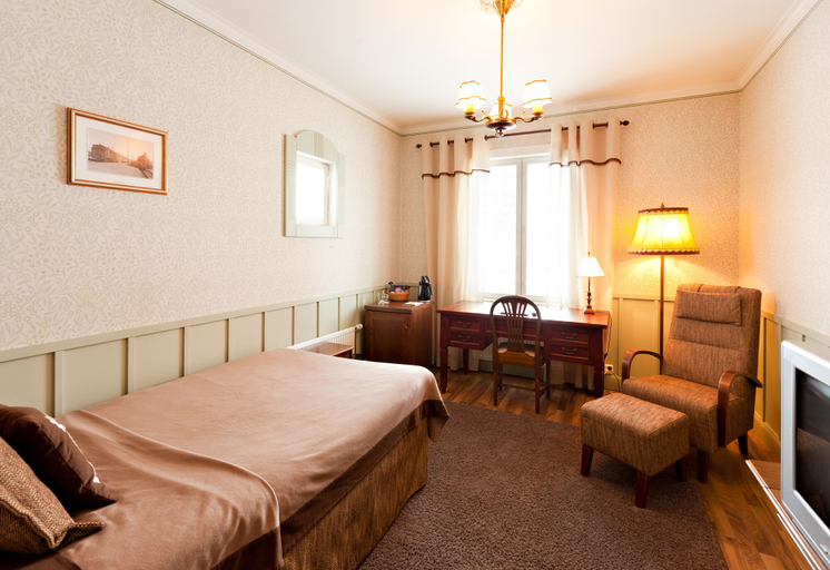 Bedroom 3, Hotelli Alma, Southern Ostrobothnia