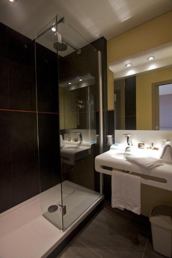 Bathroom 4, Logis Hôtel Novalis, Finistère