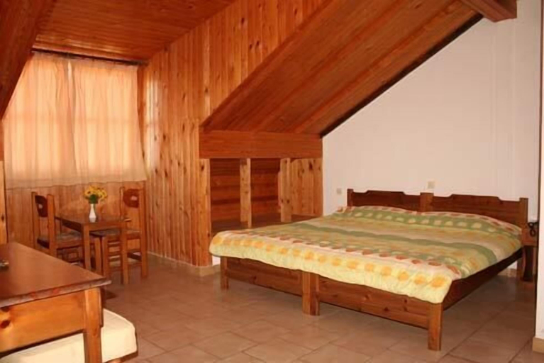 Bedroom 2, Hotel Vicky, East Macedonia and Thrace