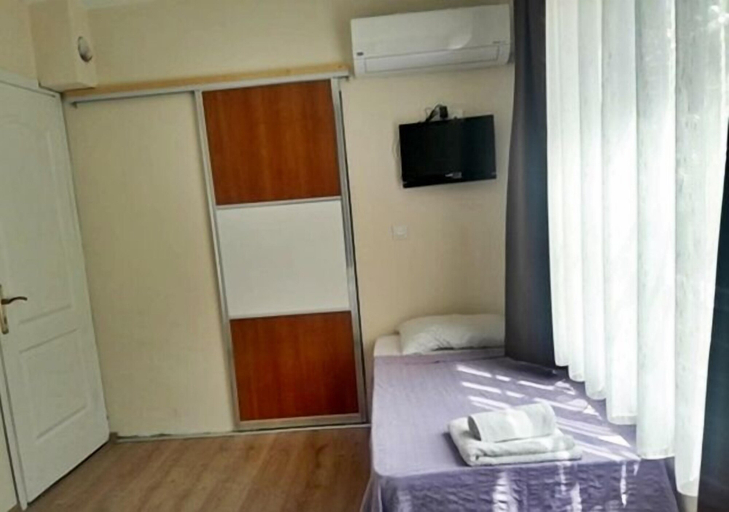 Bedroom 3, Camlaralti Pansiyon, Ayvalık