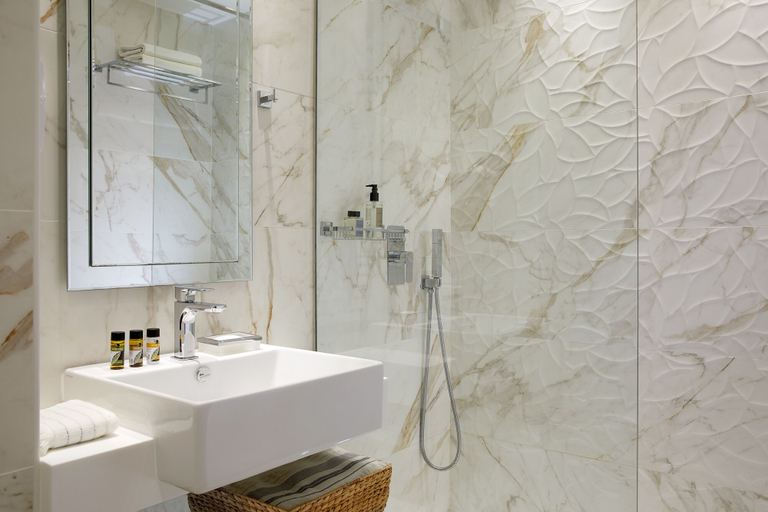 Bathroom 5, Potidea Palace Hotel - All inclusive, Central Macedonia