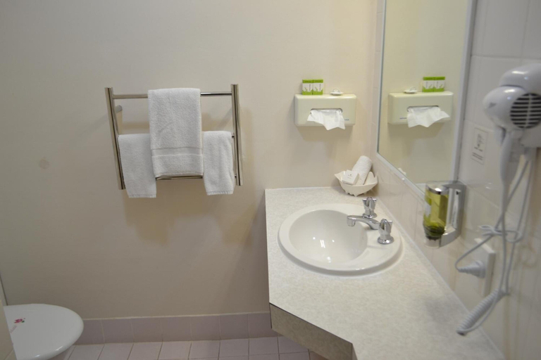 Bathroom 4, Tamworth Motor Inn & Cabins, Tamworth Regional - Pt A