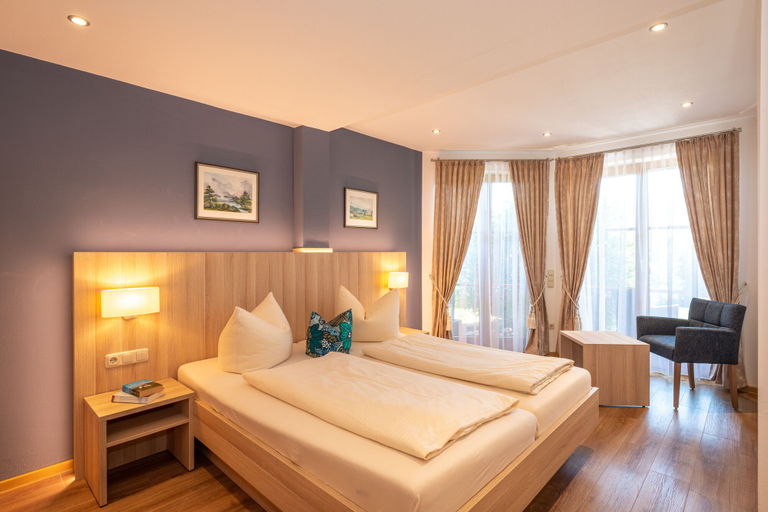 Bedroom 3, Aparthotel Werdenfels, Garmisch-Partenkirchen