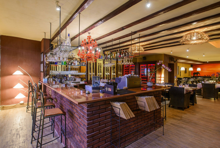 Food & Drinks 5, Sky Suites, Badung