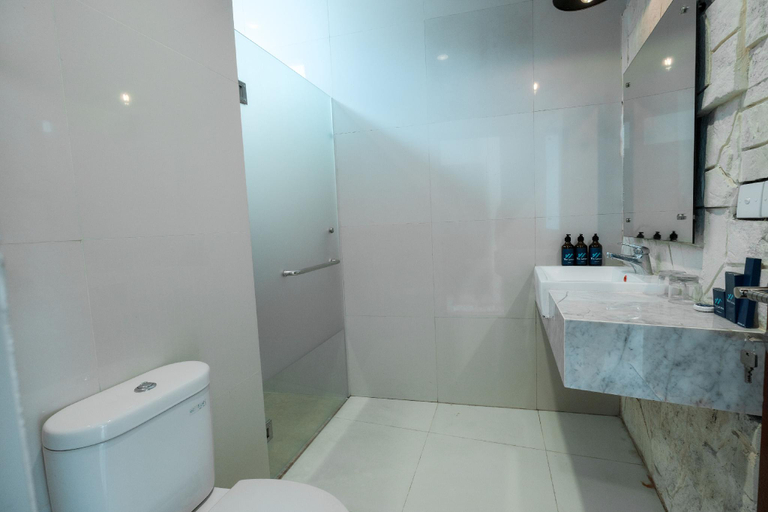 Bathroom 4, Villa Estetika Canggu by The Lavana, Badung