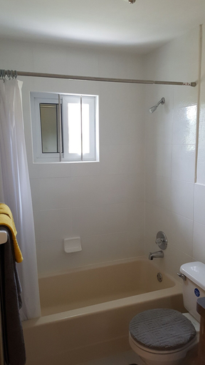 Bathroom 3, The Tranquil C's