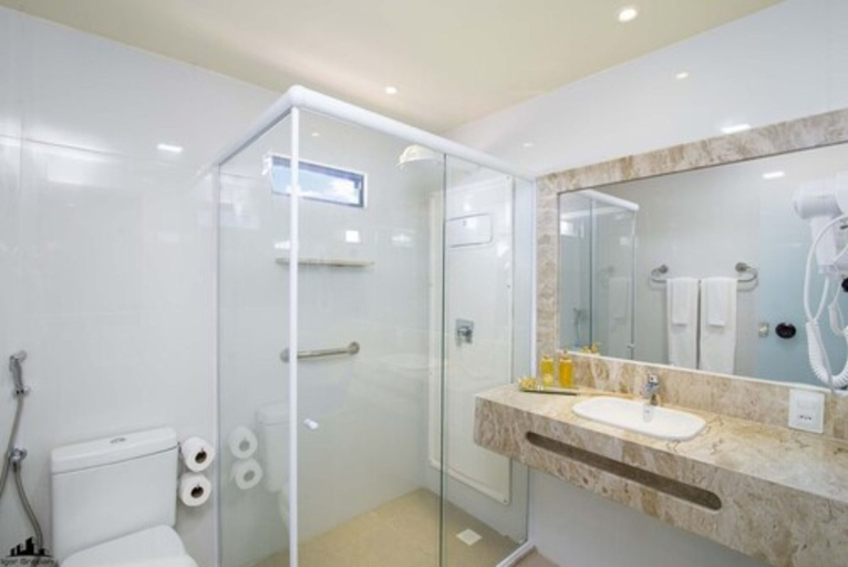 Bathroom 4, Netuanah Praia Hotel, João Pessoa
