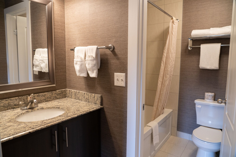 Bathroom 4, Irwin's Mountain Inn, Division No. 15