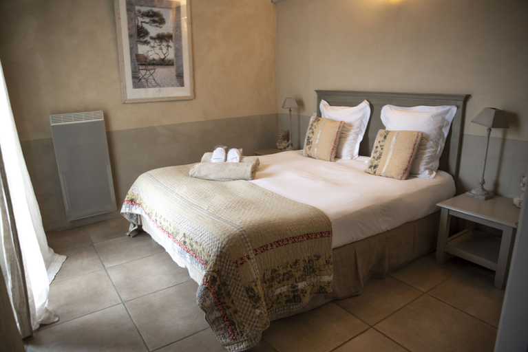 Bedroom 5, Couvent d'Hérépian, Hérault