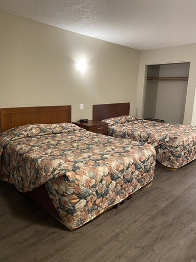 Bedroom 5, Imperial Motel, Cariboo