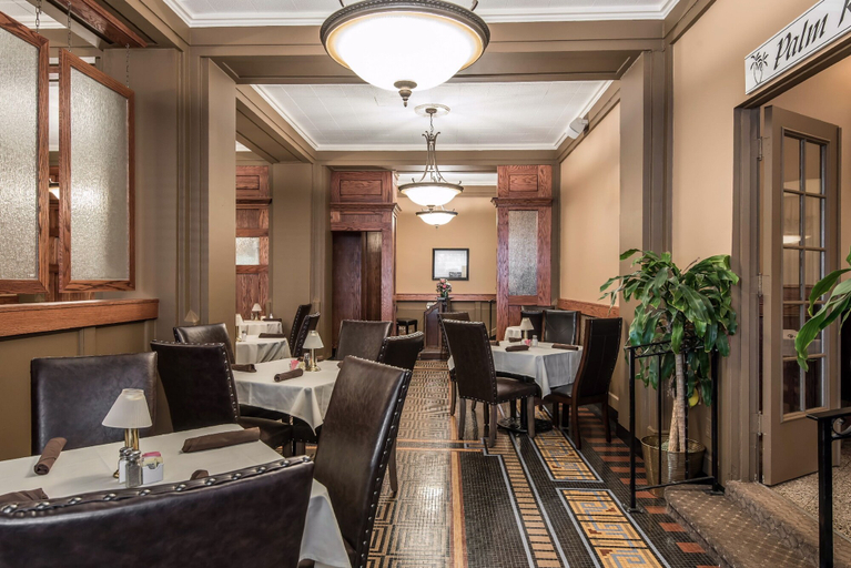 Food & Drinks 5, Hotel Bothwell Sedalia Central District, an Ascend Collection Hotel, Pettis