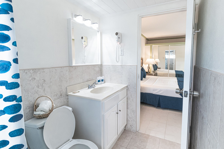 Bathroom 3, Worthing Court Apartment Hotel