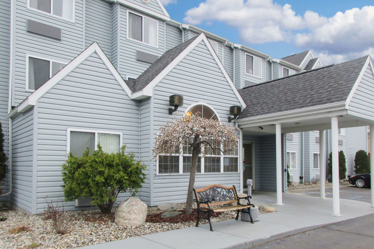 Exterior & Views 1, Quality Inn Mount Pleasant, Isabella