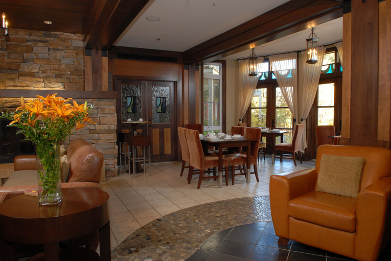 Food & Drinks 4, Ermitage du Lac - Les Suites Tremblant, Les Laurentides