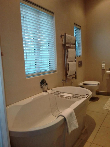 Bathroom 3, Kowie River Guest House, Cacadu