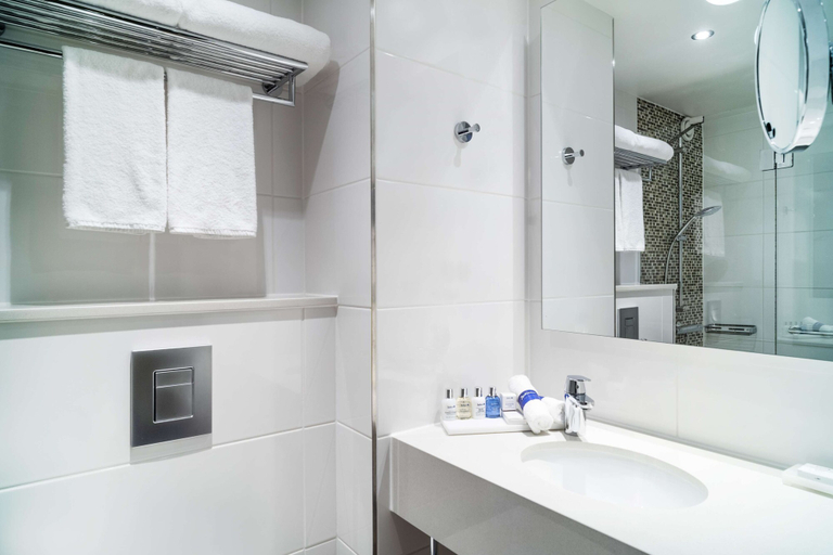 Bathroom 5, Radisson Blu Arlandia Hotel, Sigtuna