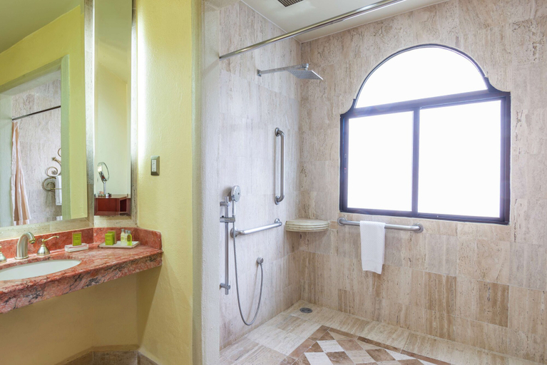 Bathroom 5, Hilton San Luis Potosi, San Luis Potosí