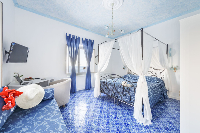 Bedroom 2, Florida Residence, Salerno