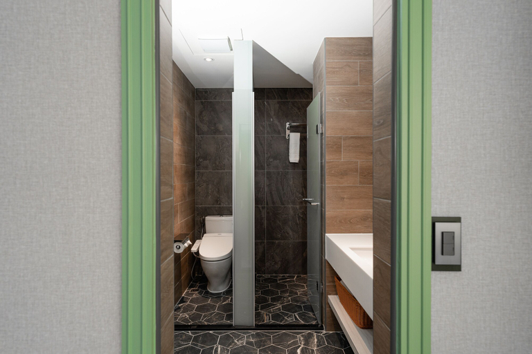 Bathroom 4, Yilan Fu Hsiang Hotel, Yilan