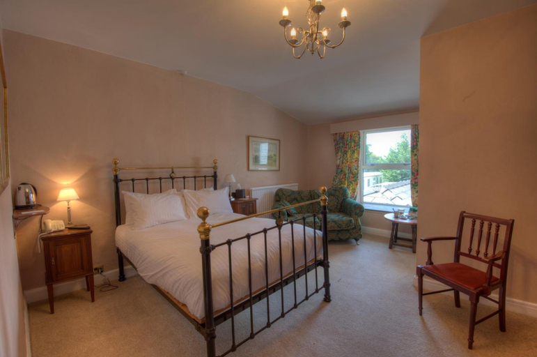 Bedroom 2, The Castle Hotel, Carmarthenshire