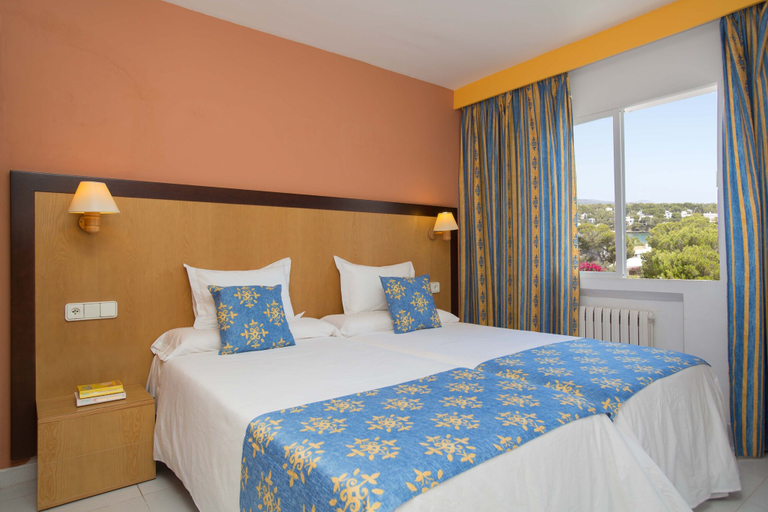 Bedroom 4, Gavimar La Mirada Club Resort , Baleares