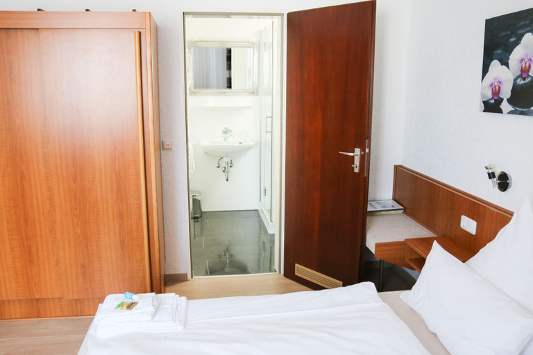 Bedroom 4, Hotel Linnert, Darmstadt-Dieburg