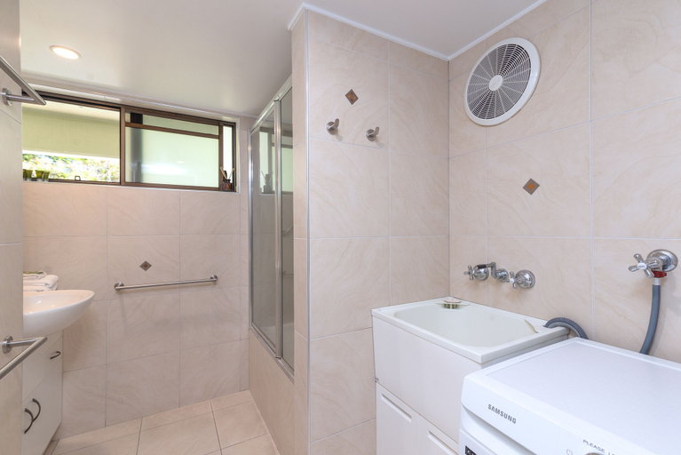 Bathroom 3, Seascape Holiday-Tropical Reef Apartment, Douglas