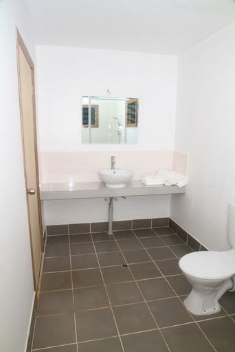 Bathroom 4, Evis Resort, Nono