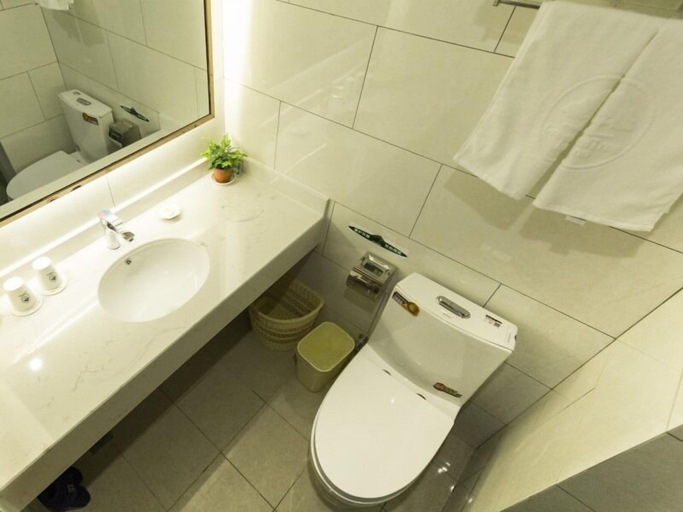 Bathroom 3, GreenTree Inn Maanshan Hanshan District Jiuwu Square Hotel, Chaohu