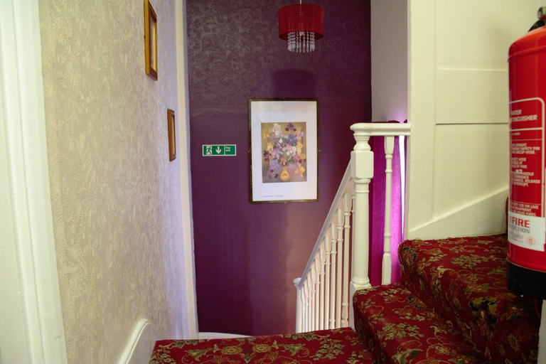 Others 5, Bow Guest House, Reading