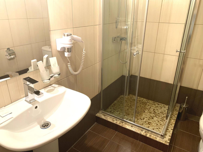 Bathroom 4, Hotel Versal, Novousmanskiy rayon