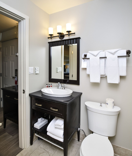 Bathroom 4, Balcomo, a Ramada by Wyndham, Okanagan-Similkameen