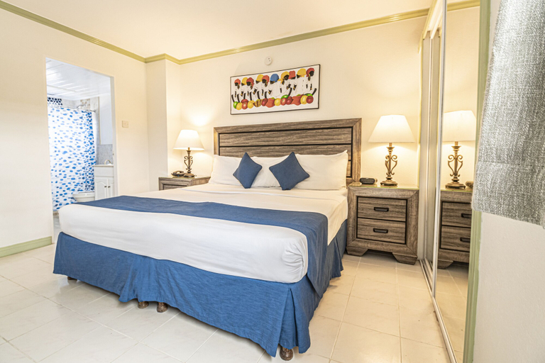 Bedroom 2, Worthing Court Apartment Hotel