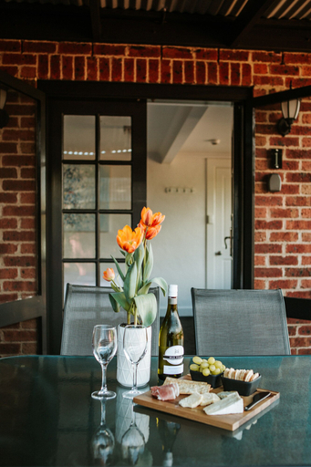 Food & Drinks 5, The Berry Inn, Shoalhaven - Pt B