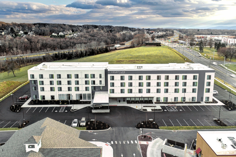 Exterior & Views 2, Courtyard by Marriott Southington, Hartford