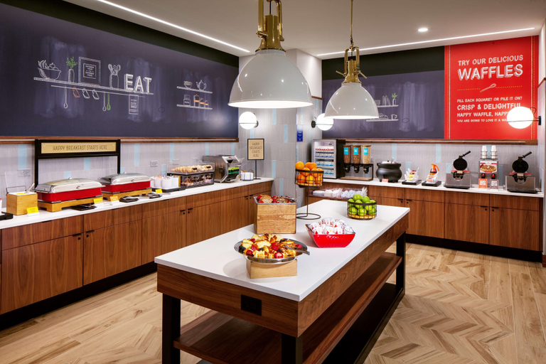 Food & Drinks 5, Hampton by Hilton at the Boston Seaport District, Boston