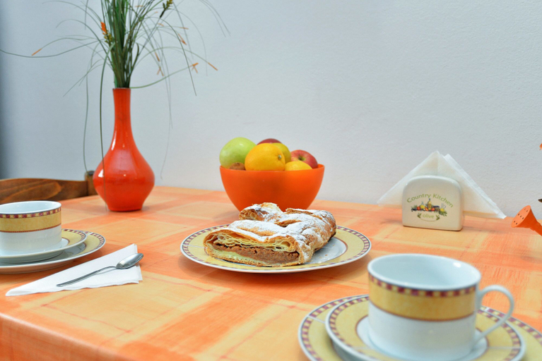 Food & Drinks, Apartment 522, Pula