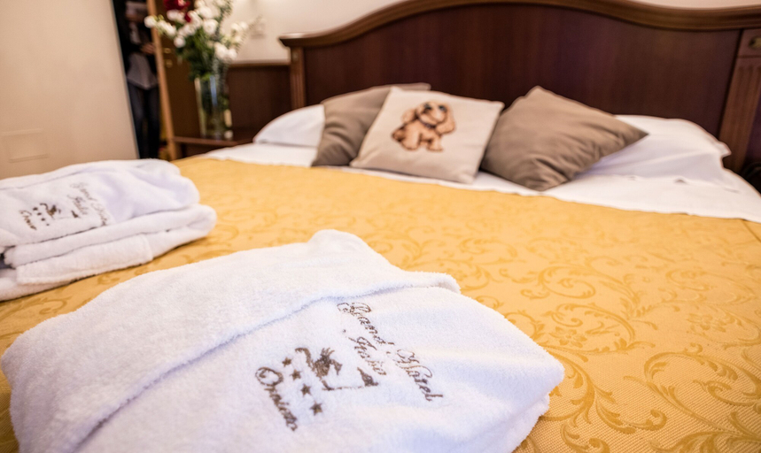 Bedroom 3, Grand Hotel Italia, Terni