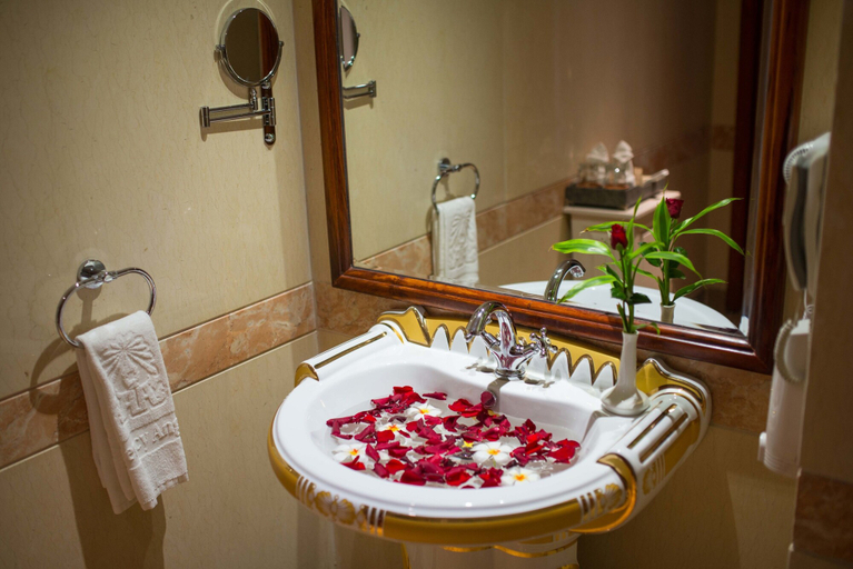 Bathroom 5, Regency Angkor Hotel, Siem Reap