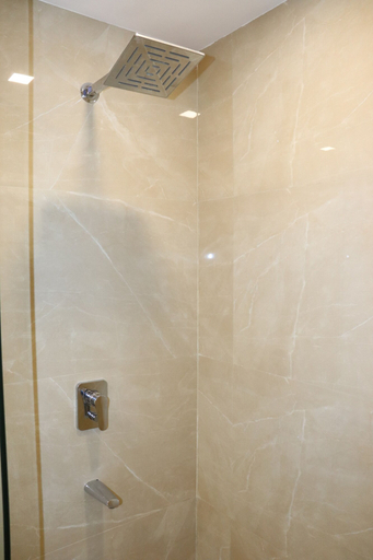 Bathroom 3, Hotel Aarunya Royale, Jodhpur