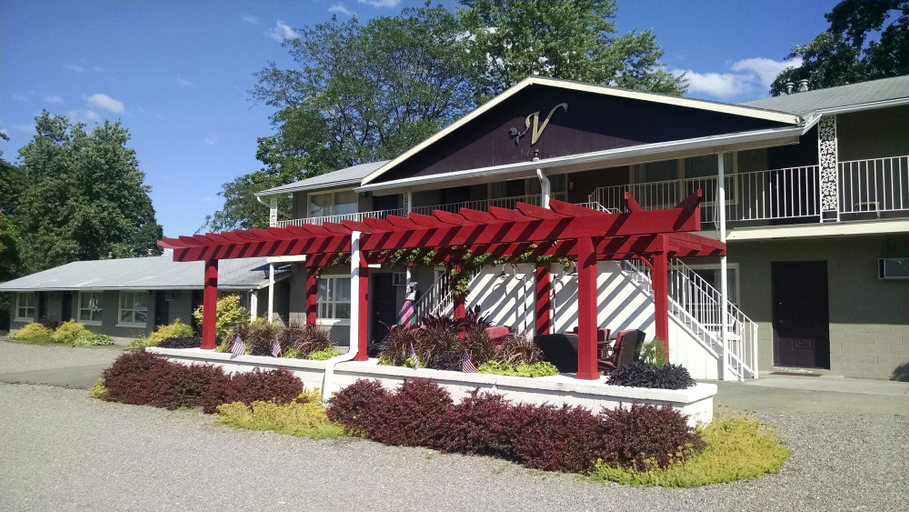 Exterior & Views 2, Vinehurst Inn And Suites, Steuben
