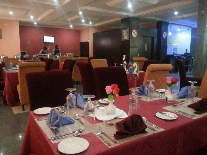 Food & Drinks 5, Jades Hotel, AbujaMun